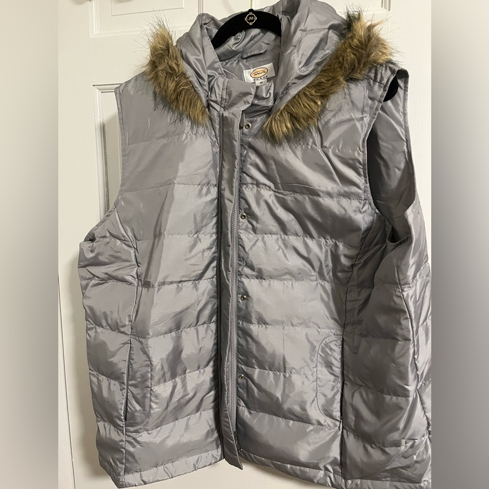 NWOT Talbots silver puffer vest with removable fur-capped hood, 3X